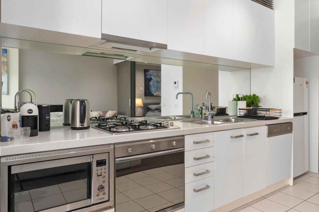 Sophisticated Designer Condo W River & City Views เมลเบิร์น ภายนอก รูปภาพ