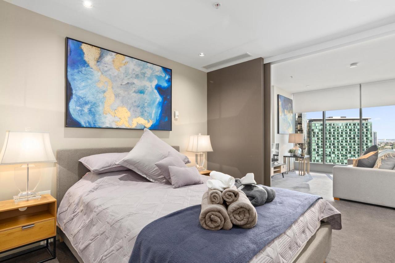 Sophisticated Designer Condo W River & City Views เมลเบิร์น ภายนอก รูปภาพ